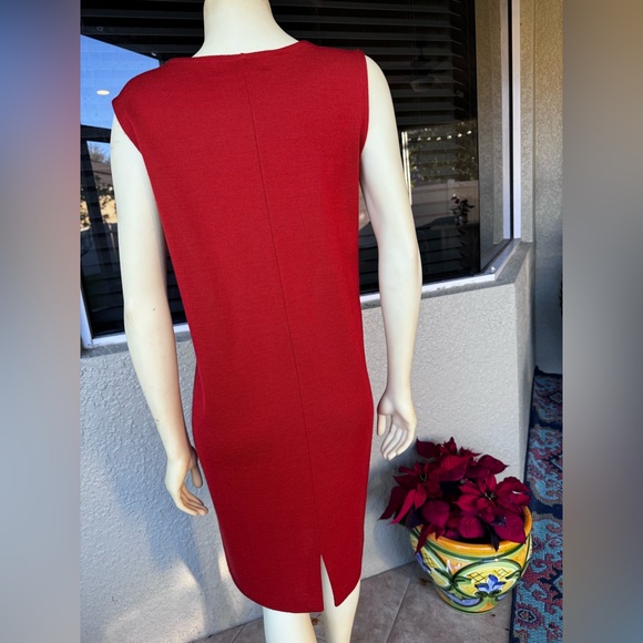 Harve Bernard Shift Dress - Picture 5 of 9